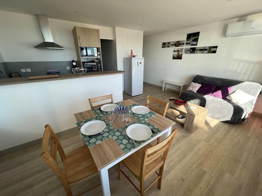 Le Carrousel - Apt Vue Mer - Plage A 10 M - Clim - Wifi Canet-en-Roussillon Exterior foto