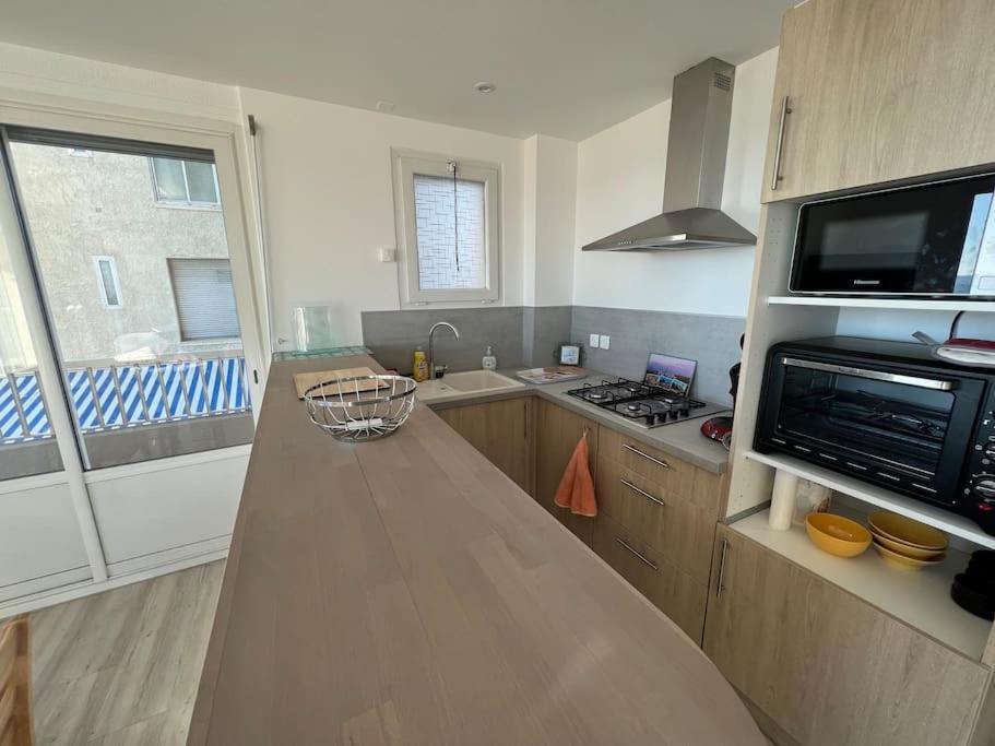 Le Carrousel - Apt Vue Mer - Plage A 10 M - Clim - Wifi Canet-en-Roussillon Exterior foto